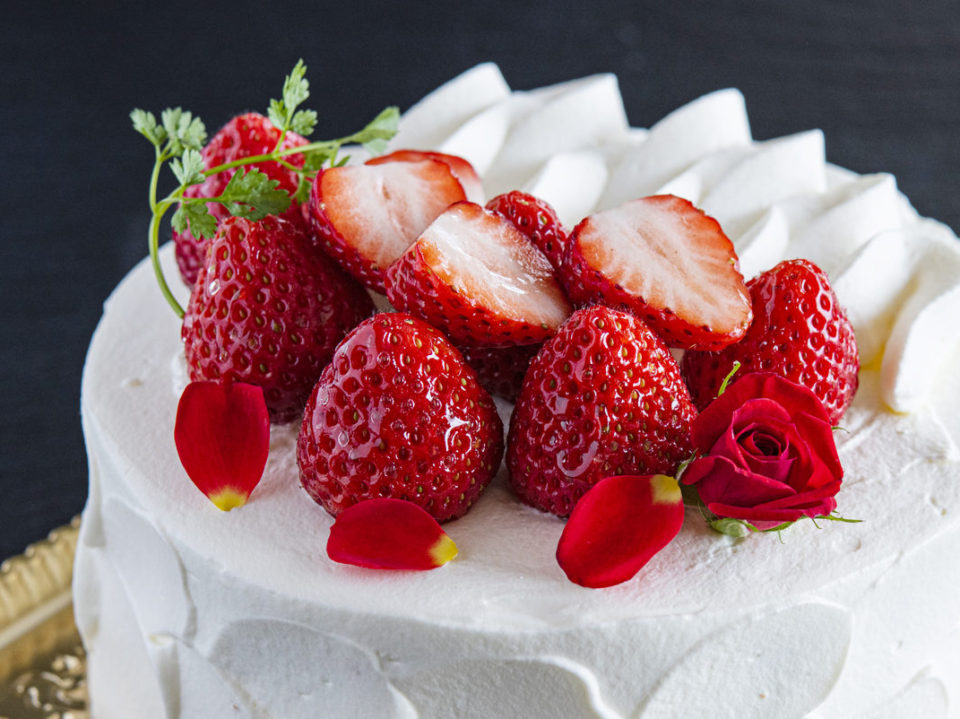 【 バースデー ｜ 記念日 】<br />
大切な日のためのパティシエ特製ケーキ<br />
