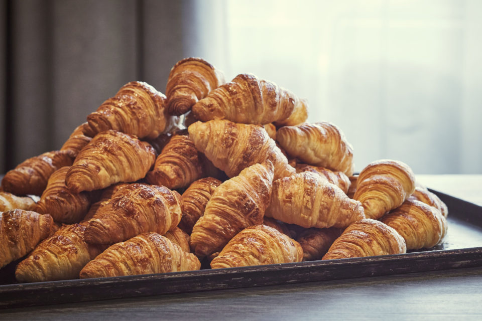 【毎週土曜日限定】<br />
焼きたてミニクロワッサン量り売り